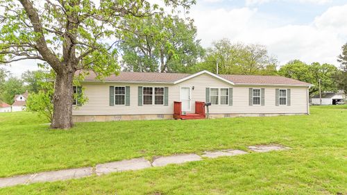 300 W Walker St, MARCELINE, MO, 64658-1330 | Card Image