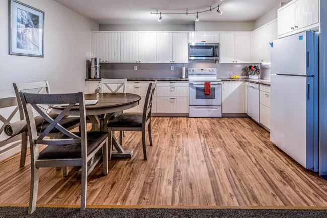 10553 248 St, House other with 5 bedrooms, 4 bathrooms and 4 parking in Maple Ridge BC | Image 19