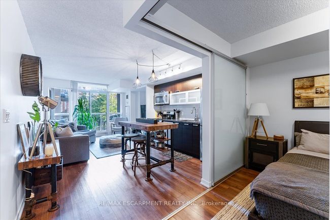 201 - 68 Abell St, Condo with 1 bedrooms, 2 bathrooms and null parking in Toronto ON | Image 7