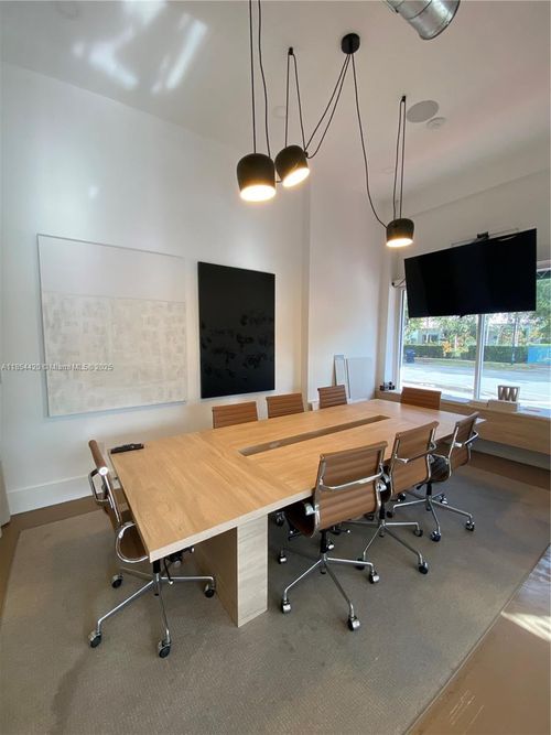 700 W 51st St, Miami Beach, FL, 33140-2615 | Card Image