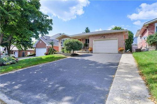 612 Sprucehurst Cres, Waterloo, ON, N2V2E3 | Card Image