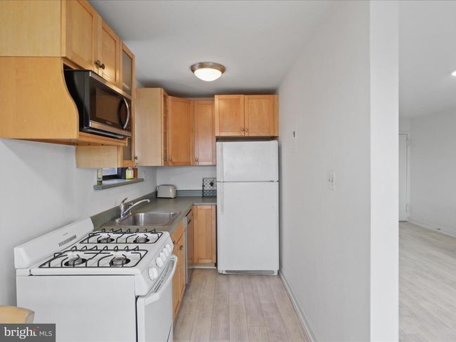 APT-201-X - 1581 N Colonial Ter, Condo with 2 bedrooms, 1 bathrooms and null parking in ARLINGTON VA | Image 14