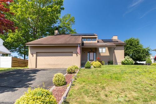 88 Heritage Dr, Waterbury, CT, 06708-1547 | Card Image