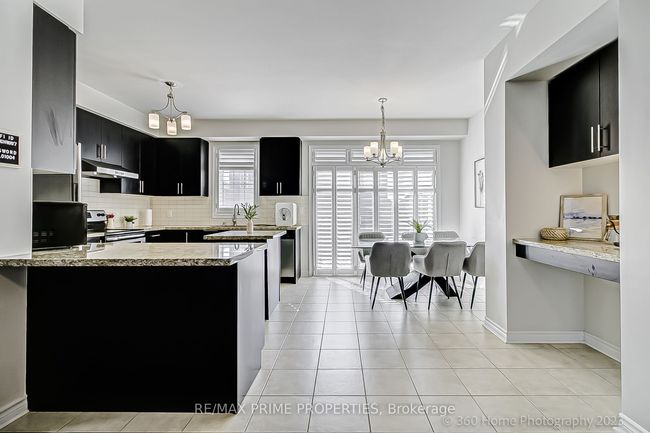 4765 Highway 7, House attached with 4 bedrooms, 3 bathrooms and null parking in Vaughan ON | Image 9