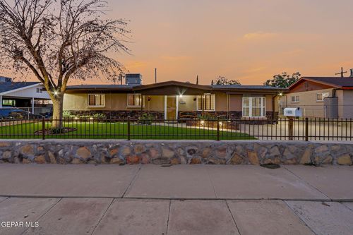 1121 Stanley St, El Paso, TX, 79907-1427 | Card Image