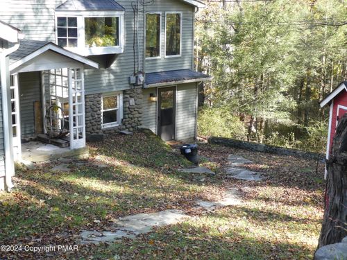 3128 Old Canadensis Hill Rd, Cresco, PA, 18326-7021 | Card Image