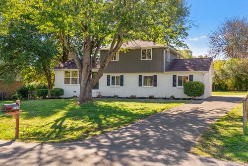 2711 E Copeland Ct, Clarksville, TN, 37042-5728 | Card Image