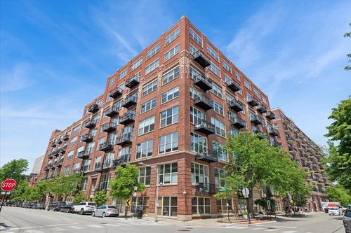 325-1500 W Monroe St, Chicago, IL, 60607-2418 | Card Image