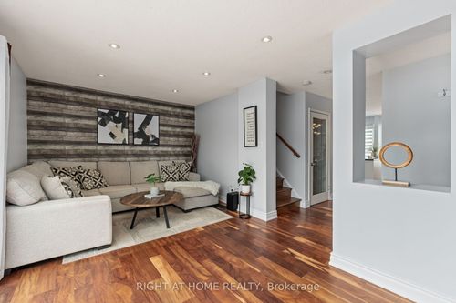 25-120 Falconer Dr, Mississauga, ON, L5N1P5 | Card Image