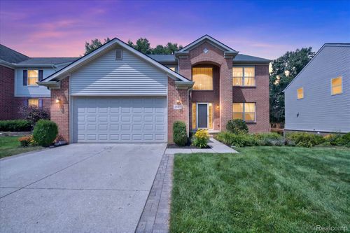 2557 Solace Dr, Commerce Twp, MI, 48382-5208 | Card Image