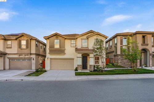 2525 Modena Dr, Pittsburg, CA, 94565-4500 | Card Image