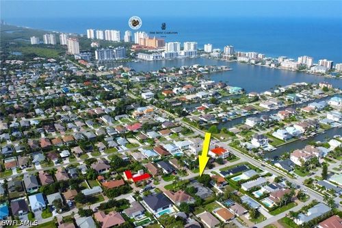 517 100th Ave N, NAPLES, FL, 34108-2235 | Card Image