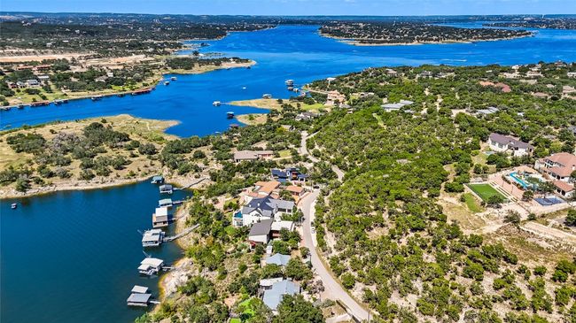 19745 Lakehurst Loop, House other with 2 bedrooms, 2 bathrooms and null parking in Spicewood TX | Image 6