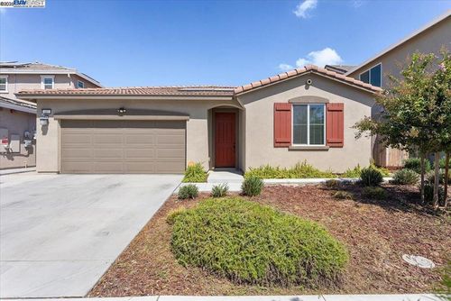 407 Sacramento St, Lathrop, CA, 95330-8497 | Card Image