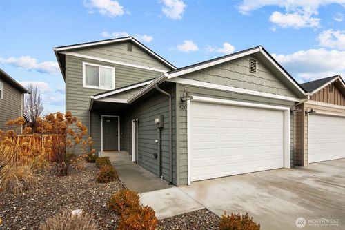 420 S Kansas Loop, East Wenatchee, WA, 98802-5889 | Card Image