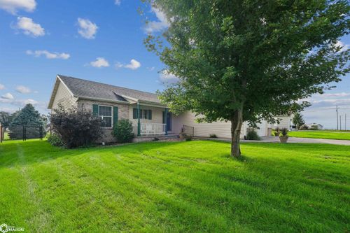 3102 S 8th St, Marshalltown, IA, 50158-4611 | Card Image