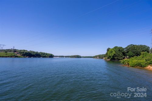 713 Island Point Rd, Mount Holly, NC, 28120-9705 | Card Image