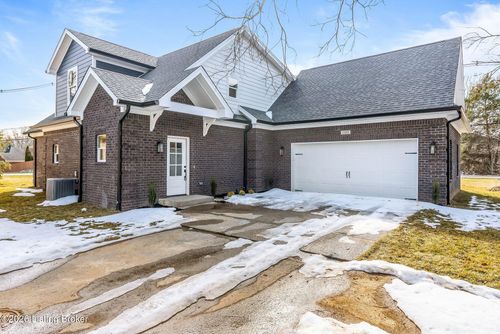 1100 Silvercrest Ln, Louisville, KY, 40223-3798 | Card Image