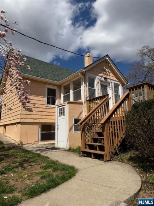 180 Hobart St, Ridgefield Park, NJ, 07660-1878 | Card Image