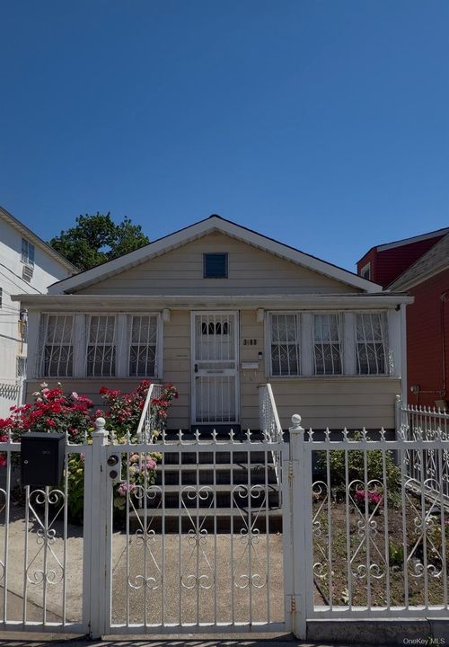 3408 Ely Ave, Bronx, NY, 10469-2636 | Card Image