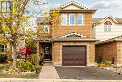 127 Kinross Private, Ottawa, ON, K2K3P9 | Card Image