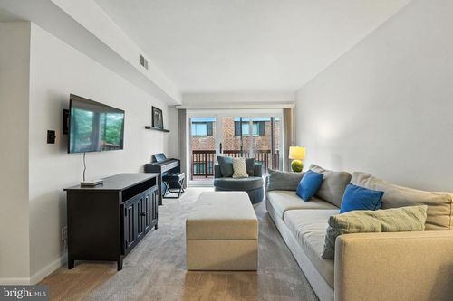 apt-6-206 Skyhill Rd, ALEXANDRIA, VA, 22314-5117 | Card Image