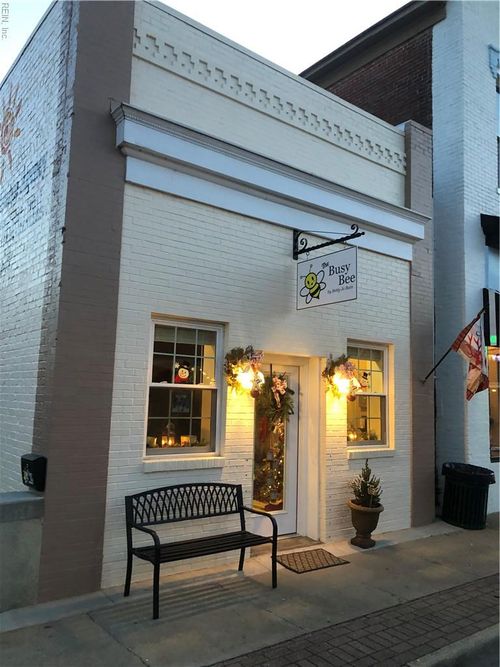 206 N Main St, Franklin, VA, 23851-1754 | Card Image