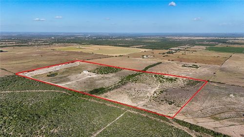 207 County Road 443, George West, TX, 78022-2216 | Card Image