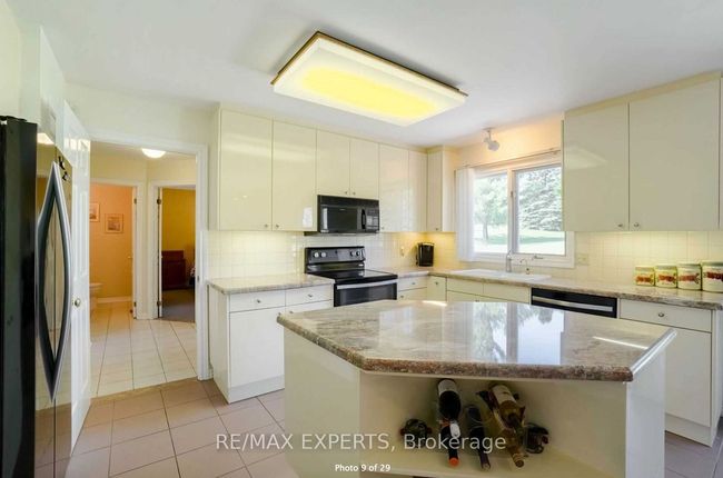 14 Dobson Crt, House other with 4 bedrooms, 3 bathrooms and 11 parking in Nobleton ON | Image 5