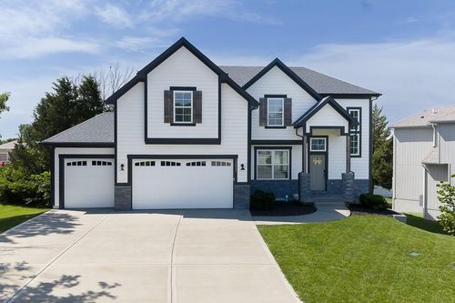15511 Spruce St, Basehor, KS, 66007-7849 | Card Image