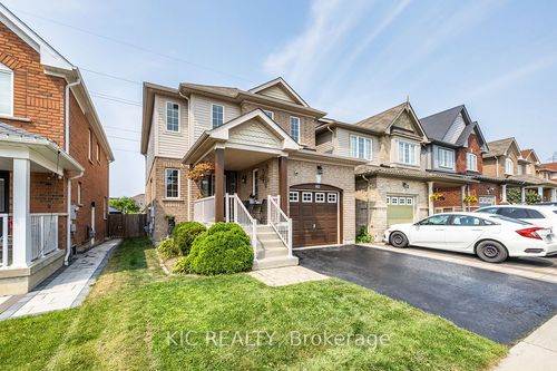 40 Puttingedge Dr, Whitby, ON, L1R0H7 | Card Image