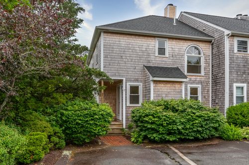17 Harbor Hill Dr, Bourne, MA, 02532-3880 | Card Image