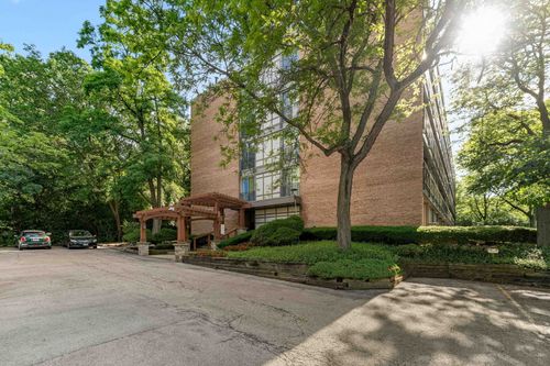 3f-5810 Oakwood Dr, Lisle, IL, 60532-2938 | Card Image