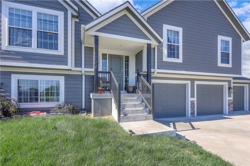 12301 S Burr Oak Cir, Peculiar, MO, 64078-2584 | Card Image