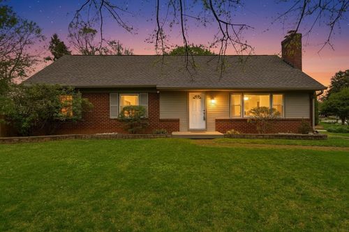 611 Rudy Ln, Louisville, KY, 40207-2345 | Card Image