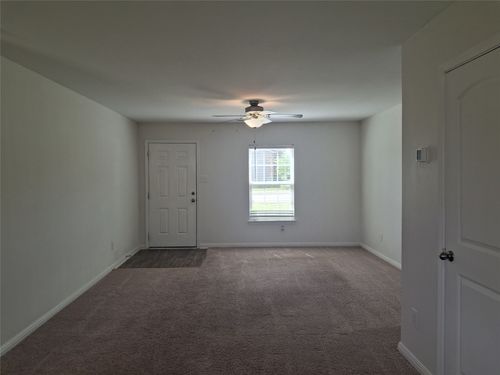 405 Riverdale Dr, Jarrell, TX, 76537 | Card Image