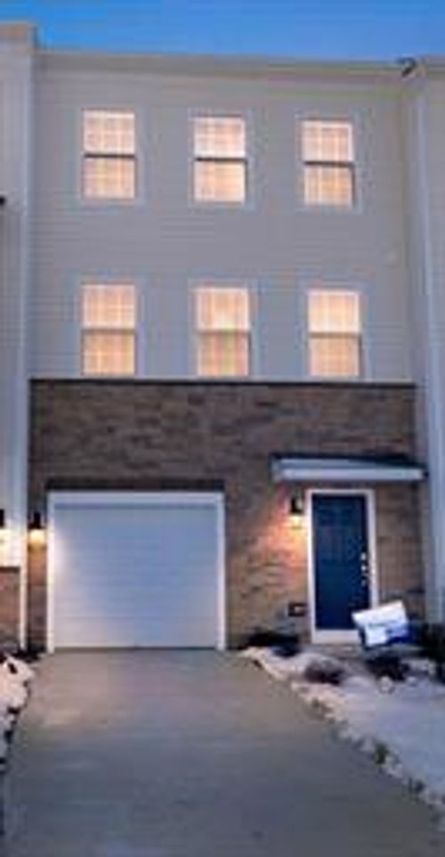 8319 Alexander Ct, Breinigsville, PA, 18031-8756 | Card Image