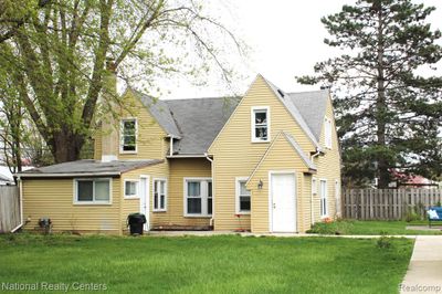 22010 Springbrook Avenue, Home with 3 bedrooms, 1 bathrooms and null parking in Farmington Hills MI | Image 1