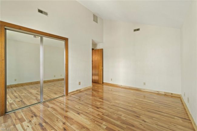 2568 Shore Dr, House attached with 3 bedrooms, 2 bathrooms and null parking in Virginia Beach VA | Image 20