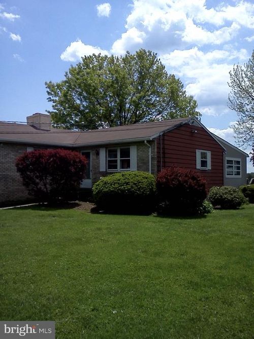 1892 Weavertown Rd, DOUGLASSVILLE, PA, 19518-8947 | Card Image