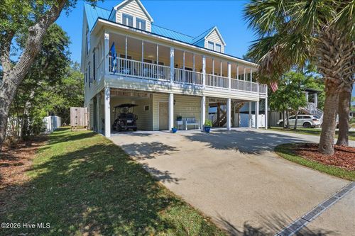 103 Se 71st St, Oak Island, NC, 28465-4538 | Card Image