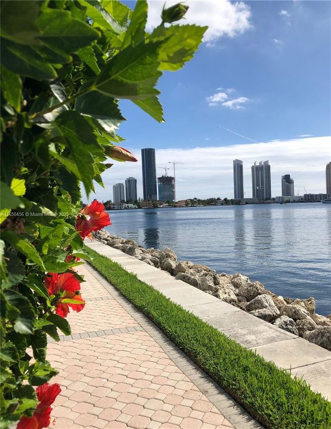 APT-1711 - 3530 Mystic Pointe Dr, Condo with 2 bedrooms, 2 bathrooms and null parking in Aventura FL | Image 19
