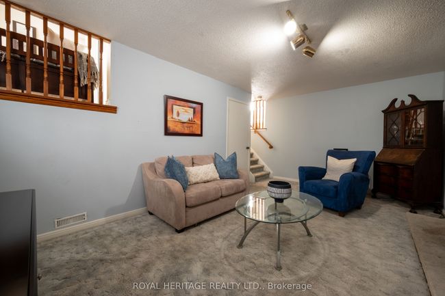 28 Renfield Cres, House other with 3 bedrooms, 3 bathrooms and 2 parking in Whitby ON | Image 27