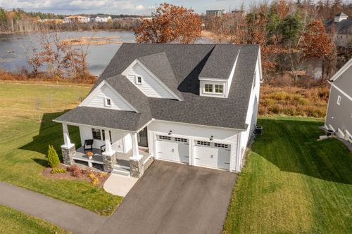 21 Catesby Ln, Londonderry, NH, 03053-2902 | Card Image