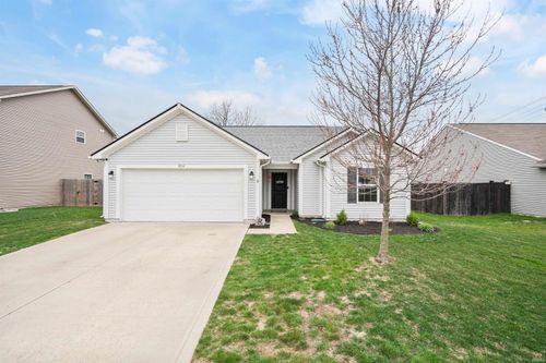 1004 Maple Run Dr, Sheridan, IN, 46069-5502 | Card Image