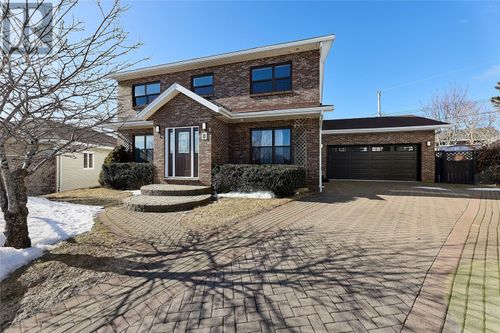 8 Roddickton Pl, St. John's, NL, A1E5Y9 | Card Image