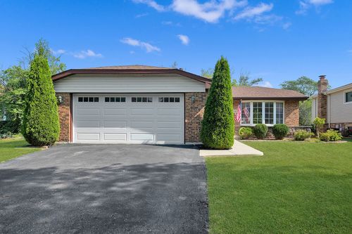 8840 Leslie Dr, Orland Hills, IL, 60487-4646 | Card Image