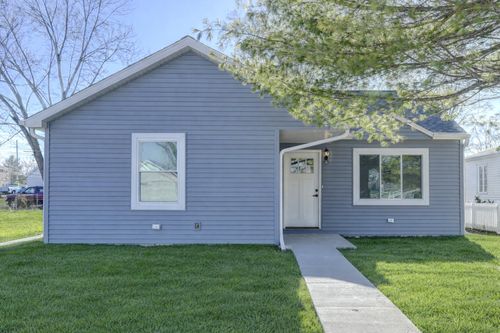 737 Center St, Crown Point, IN, 46307-4173 | Card Image