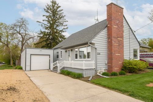 208 Wright St, Waukesha, WI, 53186-5532 | Card Image