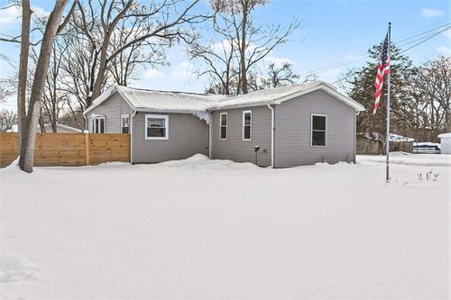 110 Ontario Rd, Niles, MI, 49120-4145 | Card Image